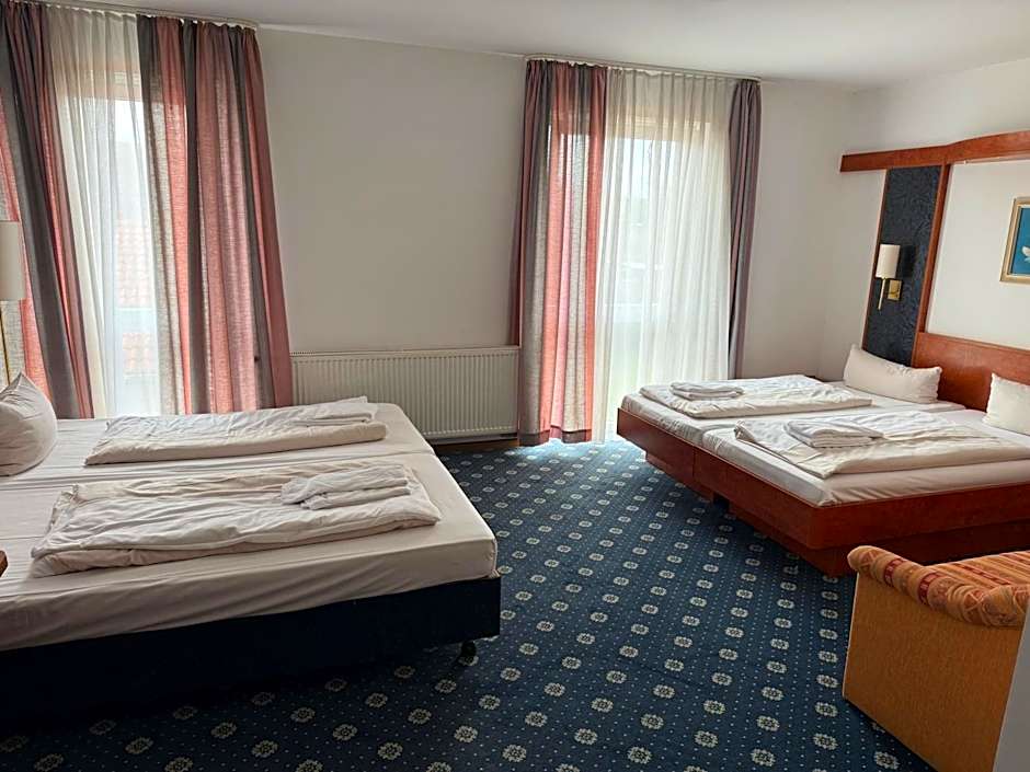 Hotel Hoyers in Pinneberg, Free Parking and WiFi