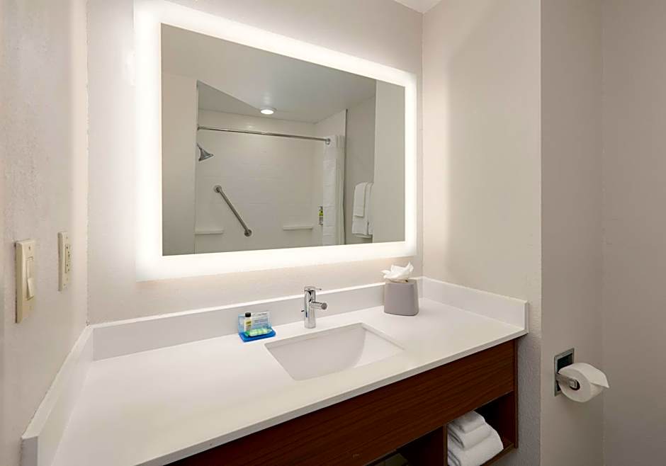 Holiday Inn Express & Suites San Antonio NW Near Seaworld by IHG