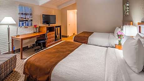 Queen Room with Two Queen Beds and Water View