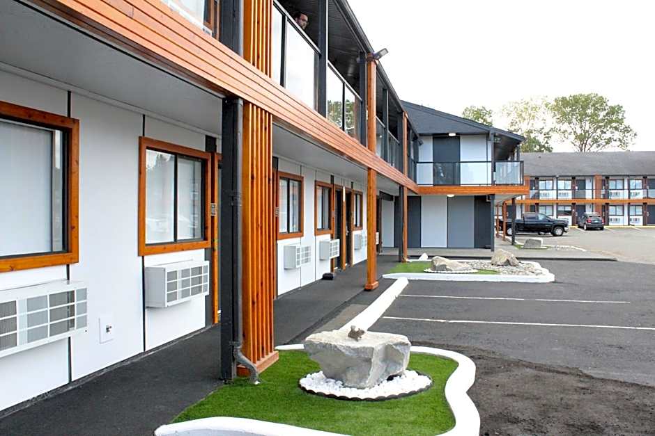 Coast Courtenay Hotel