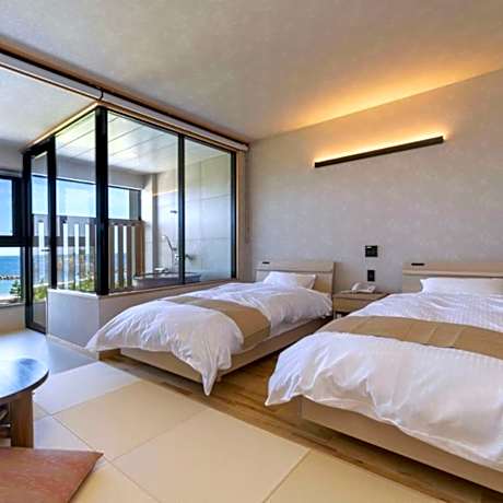 Twin Room with Private Bathroom