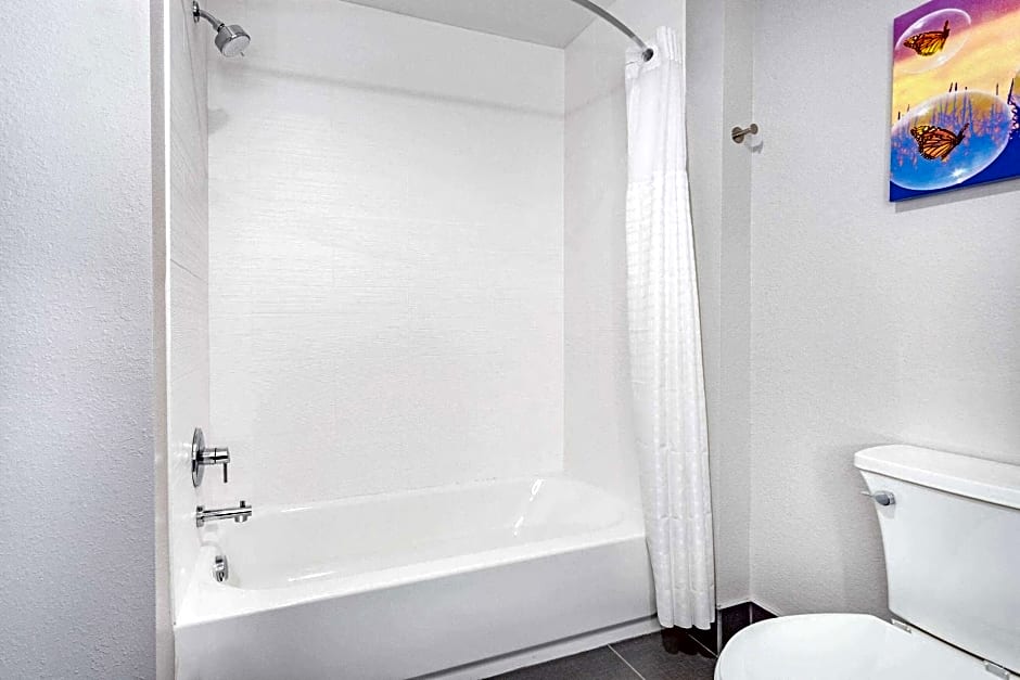 LaQuinta Suites by Wyndham South Bend Notre Dame Area