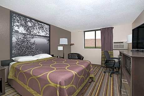 Queen Room - Non-Smoking