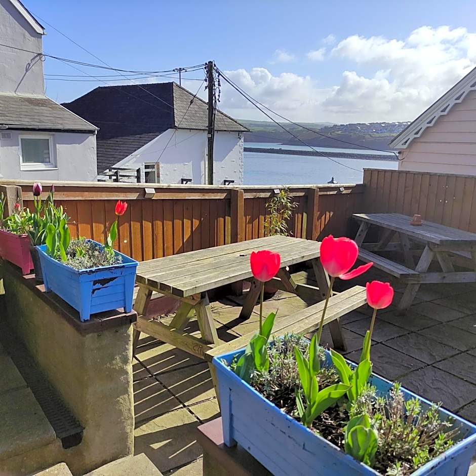 Rose and Crown Hotel & Hope and Anchor Bar