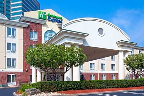 Holiday Inn Express Tower Center New Brunswick By IHG