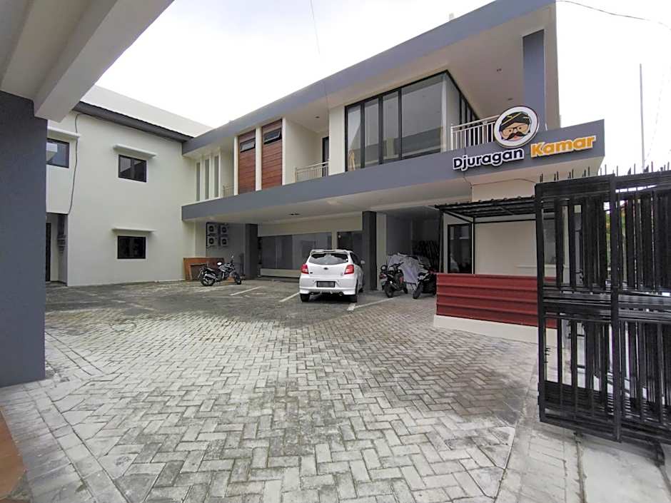 Djuragan Kamar Bandahara