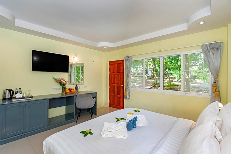 Oceanview Bungalows by EAT, Karon Beach
