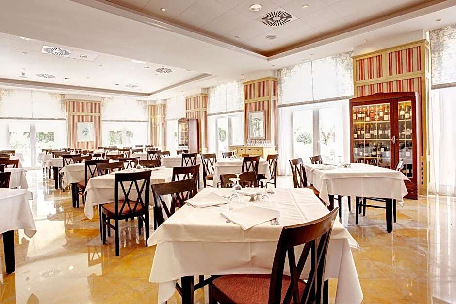 Grupotel Macarella Suites & Spa