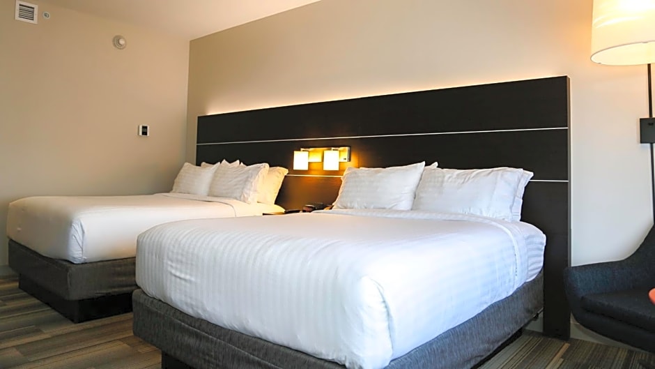 Holiday Inn Express & Suites Kingston-Ulster