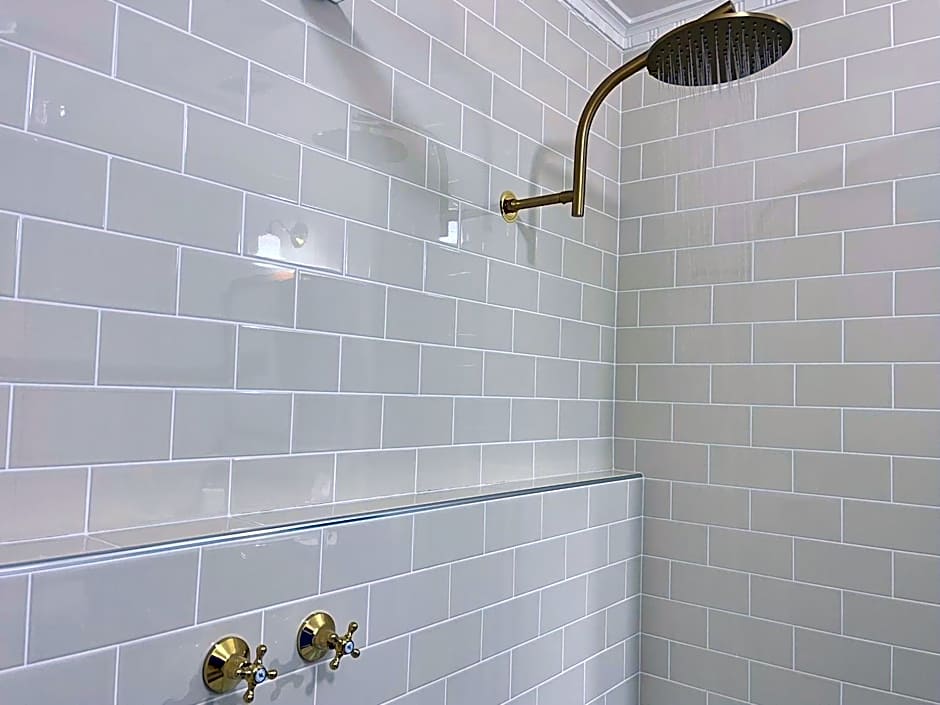 Victoria House Motor Inn