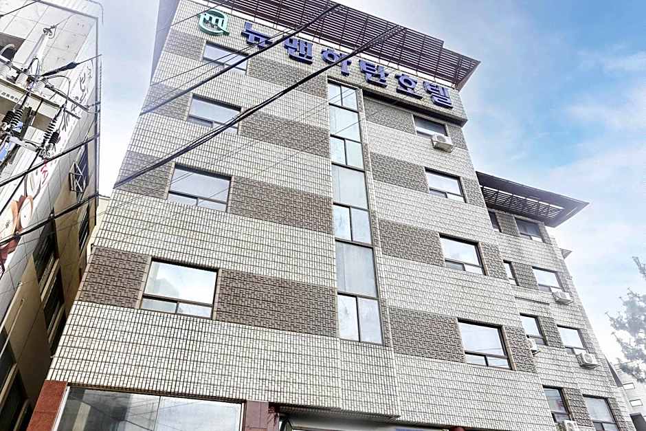 New Manhattan Tourist Hotel