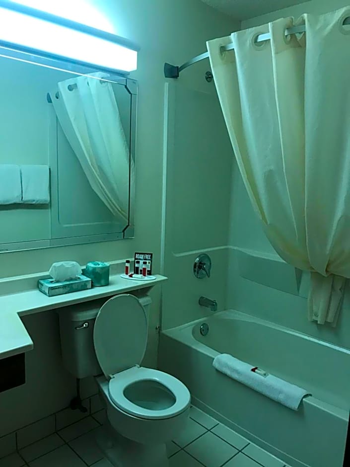 Super 8 by Wyndham Aberdeen East