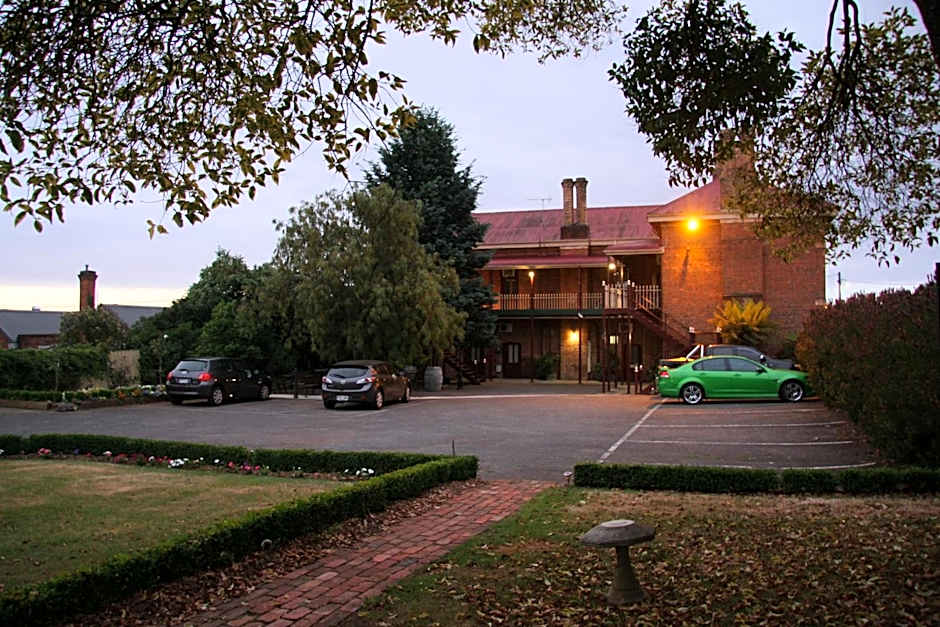 Central Springs Inn