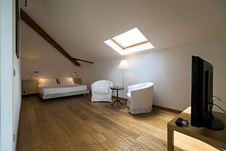 Junior Suite with Balcony