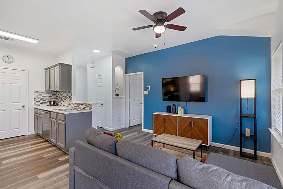 Quaint 2BD2B Condo* Fully Furnished*Amazing Patio*