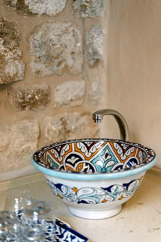 Arabesque Arts & Residency