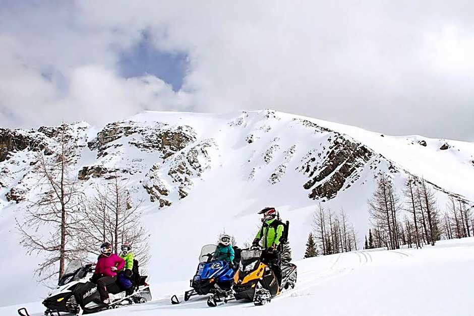 Private Hot Tub Ski In Ski Out Sleeps 9