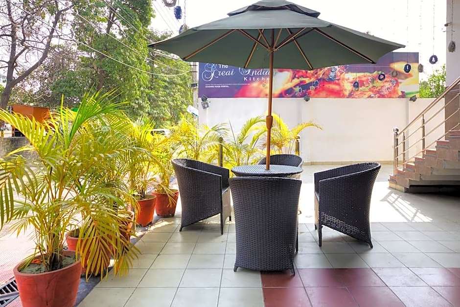 Treebo Shivam Inn Near Singapore Mall