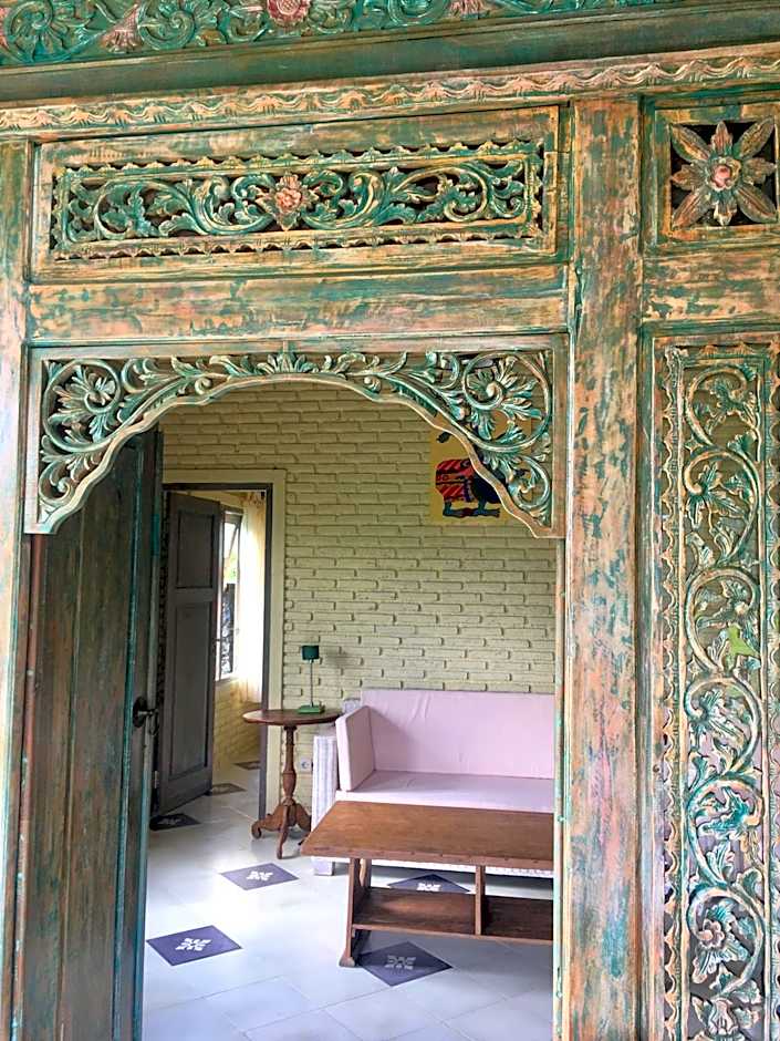 Amrita Villa Sidemen