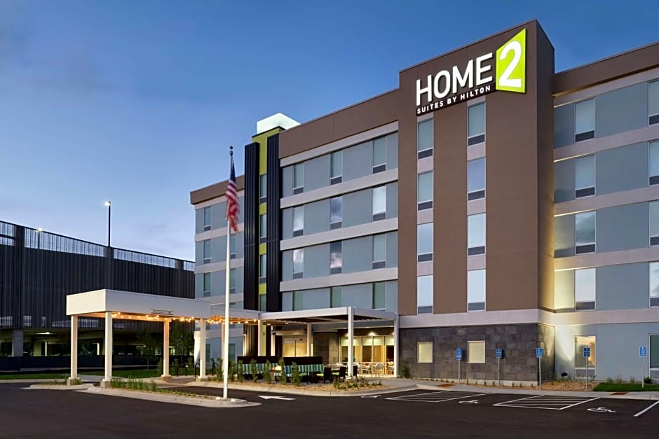 Home2 Suites by Hilton Minneapolis / Roseville, MN