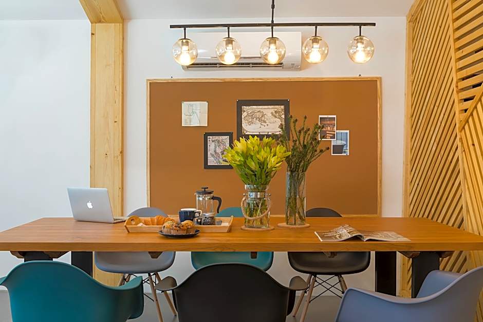 Timber Hostel by ZUZU