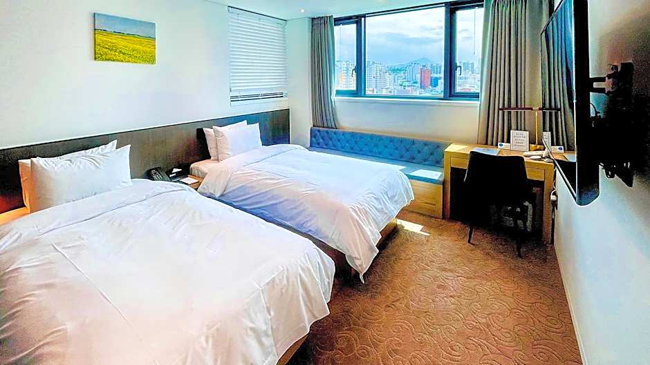 Ashton Hotel