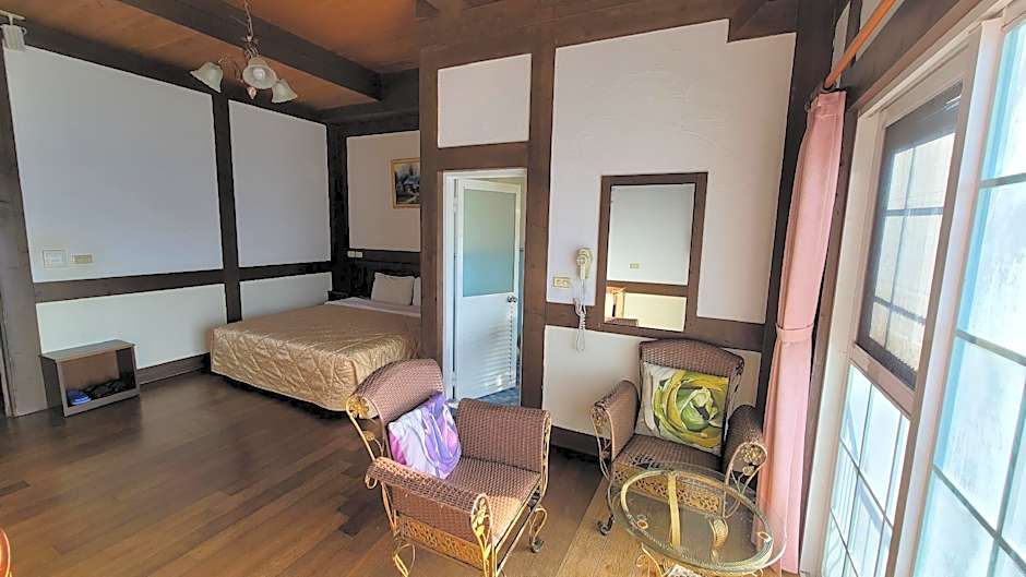 Maple Leaf Holiday Villa