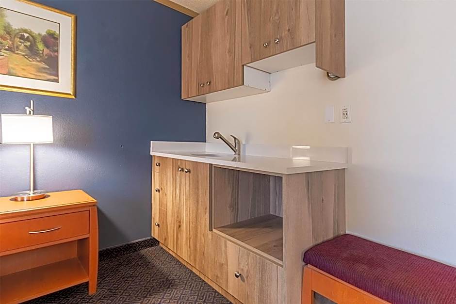 Days Inn by Wyndham Drayton Valley