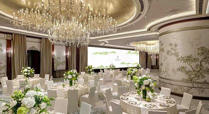 Island Shangri-La Hong Kong