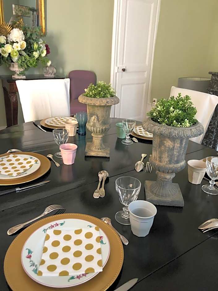 Au 16 Place Saint Louis