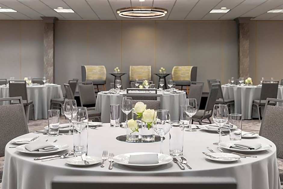 Holiday Inn Hotel & Suites Overland Park-West By IHG