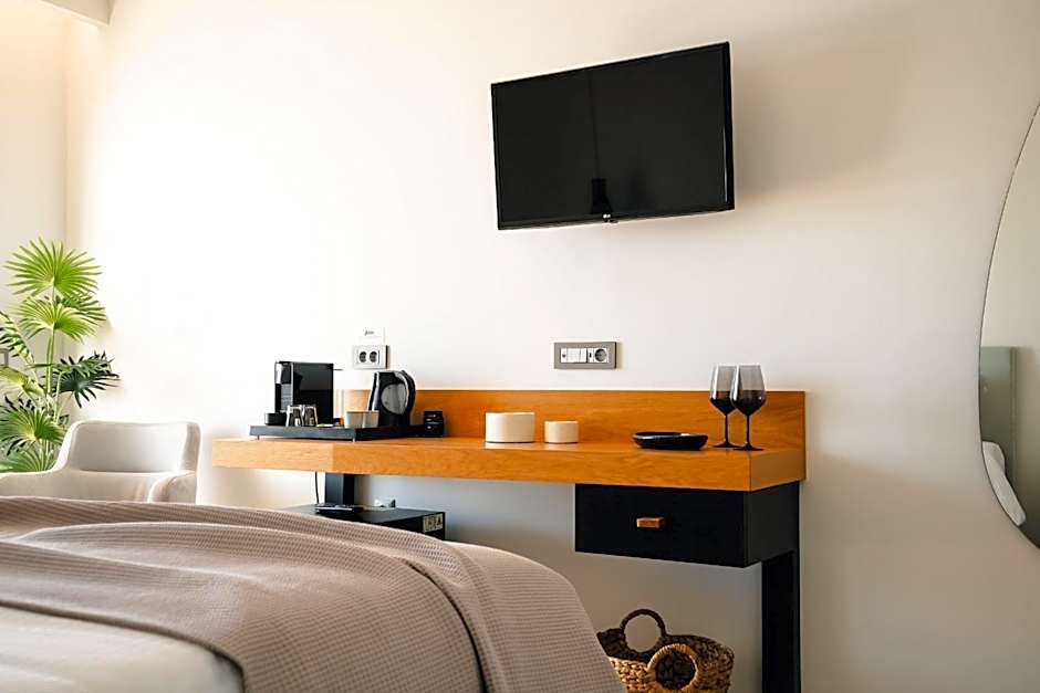 Batis Aero Beachfront Wellbeing Hotel