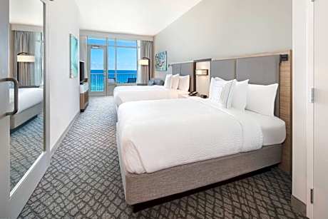 Queen Suite with Balcony and Gulf View - Hearing Accessible