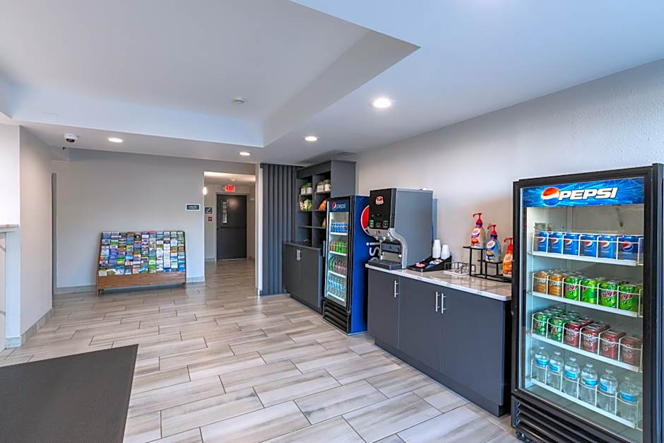 Rodeway Inn & Suites near Outlet Mall - Asheville
