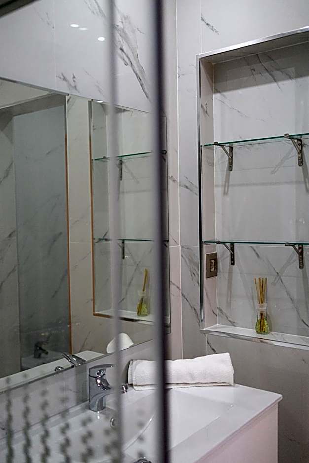 Sunny, The House - AL