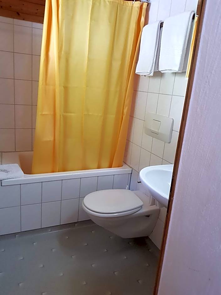 Gasthof Schoenegg B&B