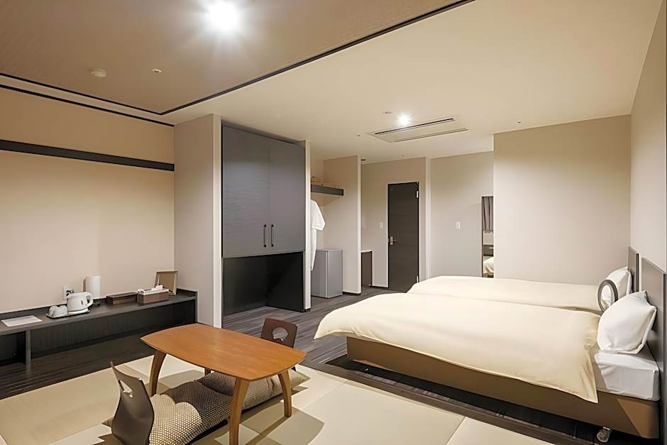 The Premium Hotel In Rinku