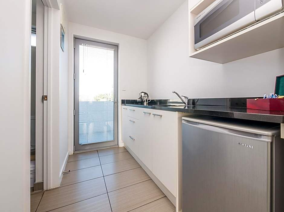 Bellano Motel Suites