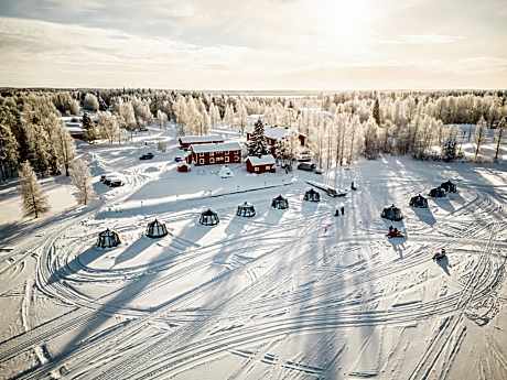 Arctic Guesthouse & Igloos