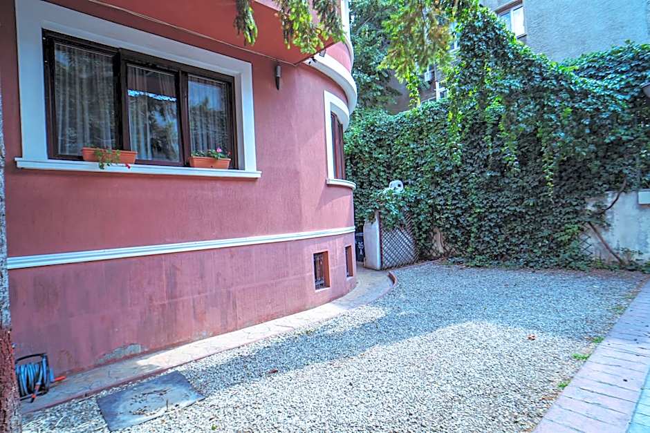 Luxuria Central Villa Bucharest