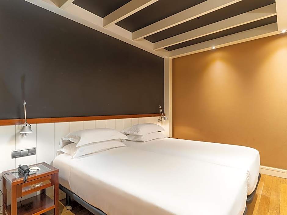 U232 Hotel