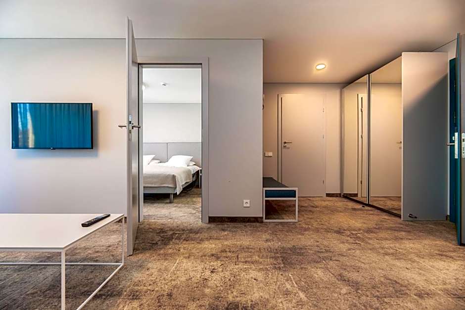 Foto 1 dari 6 — Residential Suite