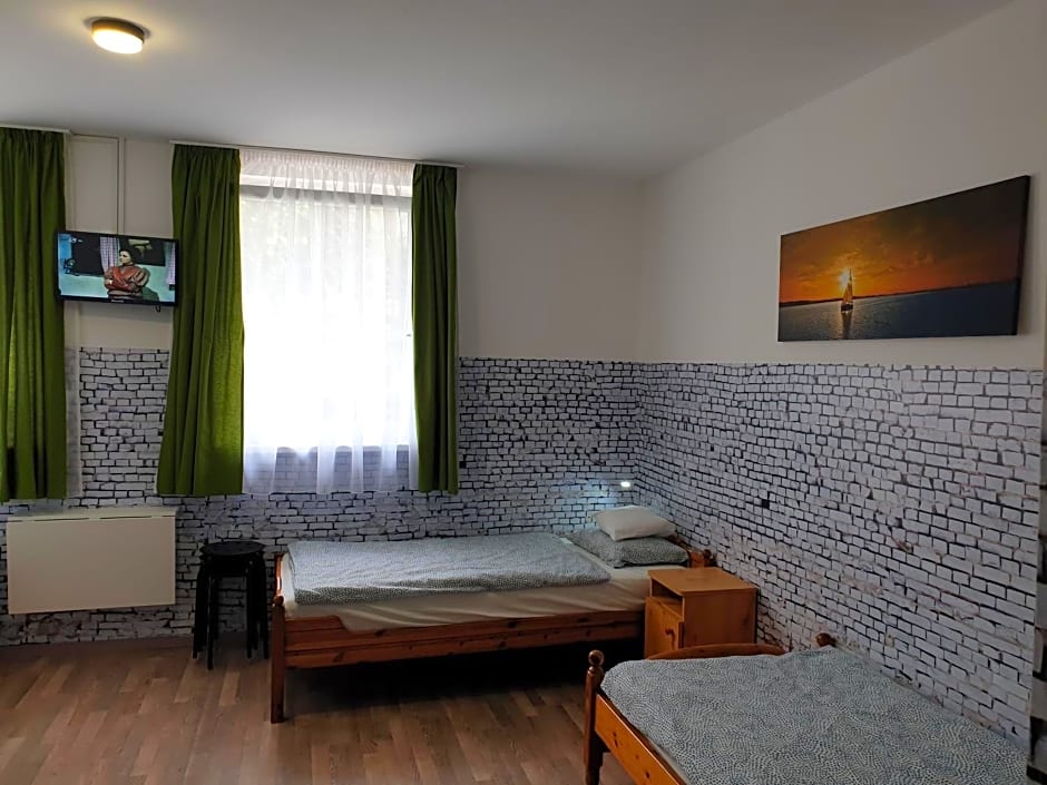 Kid Família Panzió Balatonszárszó