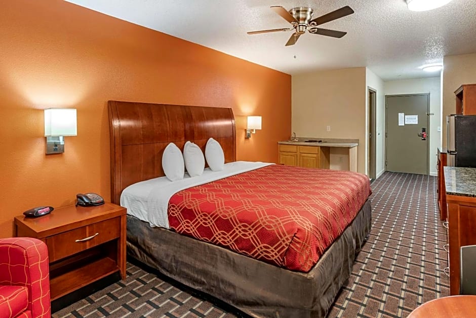 Econo Lodge Inn & Suites Granite City