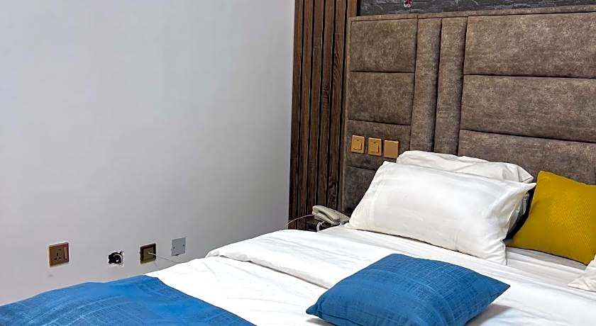 Dreamland Suites