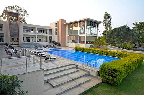 Spree Resort At Century Wintersun