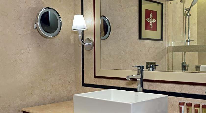 Sheraton Grand Pune Bund Garden Hotel