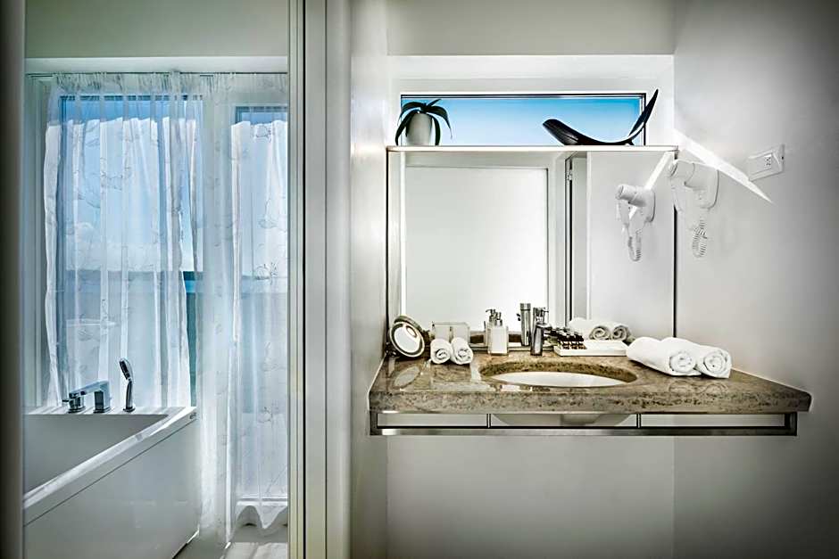 RIVALMARE BEACH Boutique Hotel