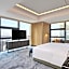 Hilton Yancheng