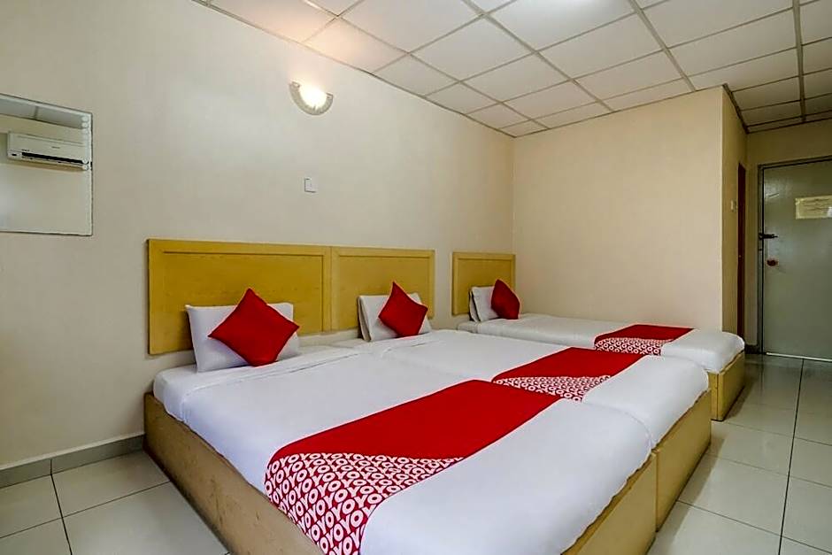 OYO 301 River Inn Hotel